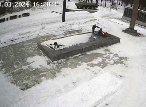 В Кушве дети затушили вечный огонь на Мемориале Славы