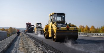 Губернатор поручил привести в нормативное состояние свыше 400 км региональных дорог в ближайшие три года