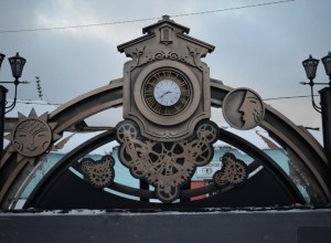 Уникальные часы установили в Верхней Туре по инициативе ветеранов