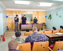 Росгвардейцы поздравили курсантов «Беркута-Спасателя» с наступающим праздником