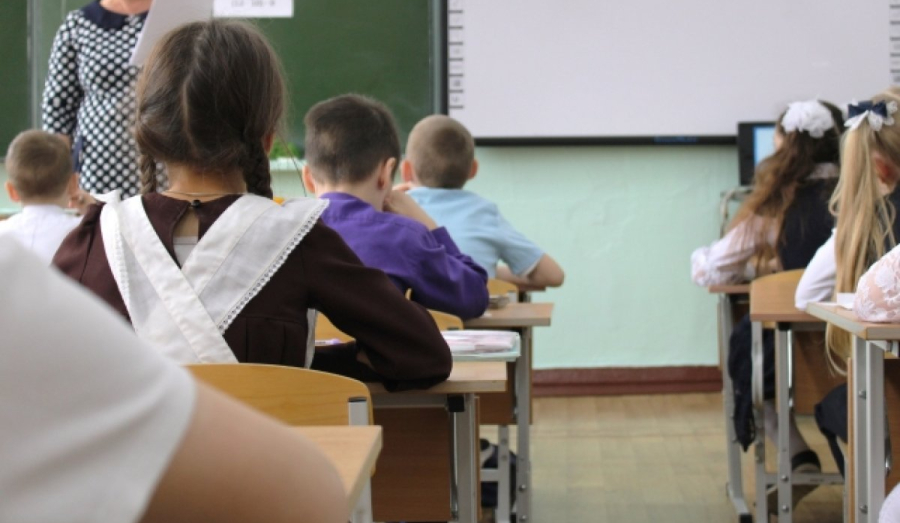 Педагоги Свердловской области получат удвоенные зарплаты