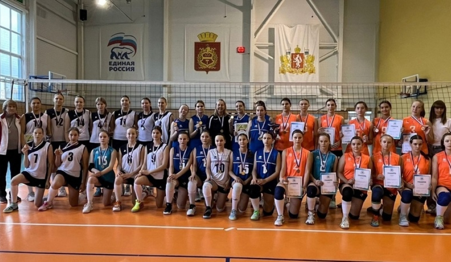 И снова золото в копилке кушвинских девушек-волейболисток!