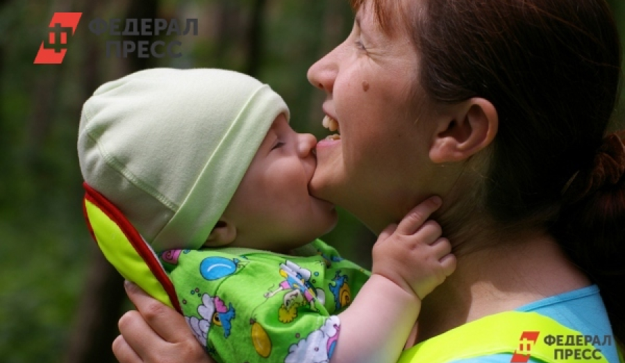 Многодетные мамы Свердловской области получат подарки от викторины «Опорный край».