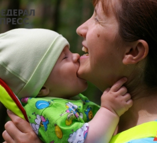 Многодетные мамы Свердловской области получат подарки от викторины «Опорный край».