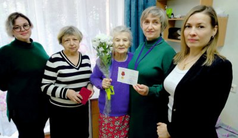 В Верхней Туре стартовало вручение наград в честь 80-летия Великой Победы.
