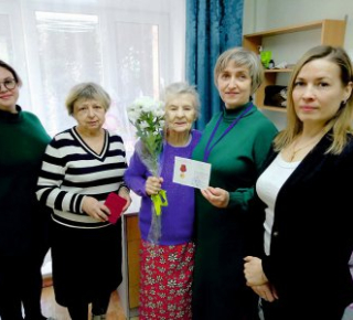 В Верхней Туре стартовало вручение наград в честь 80-летия Великой Победы.