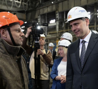 Глава Свердловской области Денис Паслер посетил два города Горнозаводского округа перед Днем металлурга