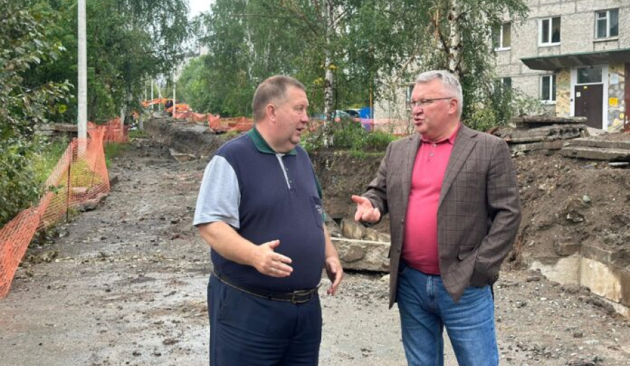 Сергей Никонов проконтролировал ремонт дорог и благоустройство парка в Кушве