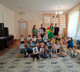 День светофора: Воспитание культуры дорожного движения с детства