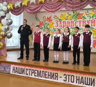 В День знаний руководители и сотрудники Госавтоинспекции приняли участие в торжественных линейках