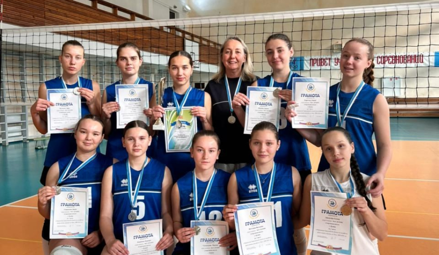 Представительницы кушвинской спортивной школы по волейболу заняли вторую ступень пьедестала на областных соревнованиях 