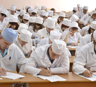Свердловским студентам-медикам изменили выплаты
