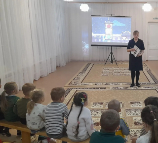 В гостях у дошколят – инспектор Госавтоинспекции.