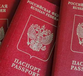 С 20 января 2026 года несовершеннолетние граждане России смогут въезжать и выезжать из страны только по заграничному паспорту