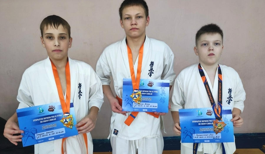 Кушвинские каратисты взяли золото и бронзу на первенстве в Нижней Туре.