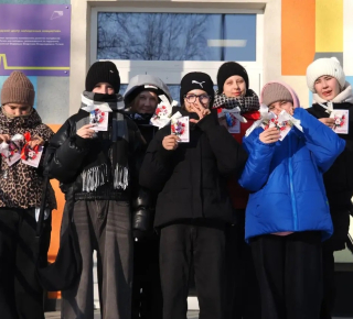 Весна в городе! Активисты Верхнетуринского ГЦМИ и «Движения Первых» подарили радость!