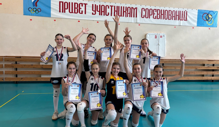 Юные волейболистки Кушвы увезли серебро из  Новоуральска 