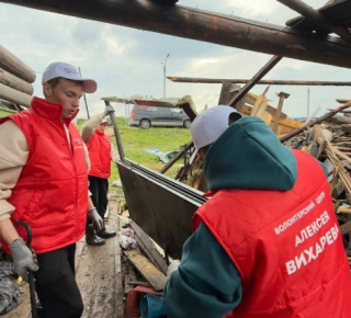 В Кушве десятки семей уже получили помощь после урагана 