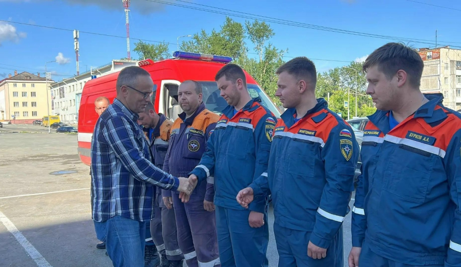 Глава Кушвы Михаил Слепухин поблагодарил людей, которые помогали устранять последствия урагана  