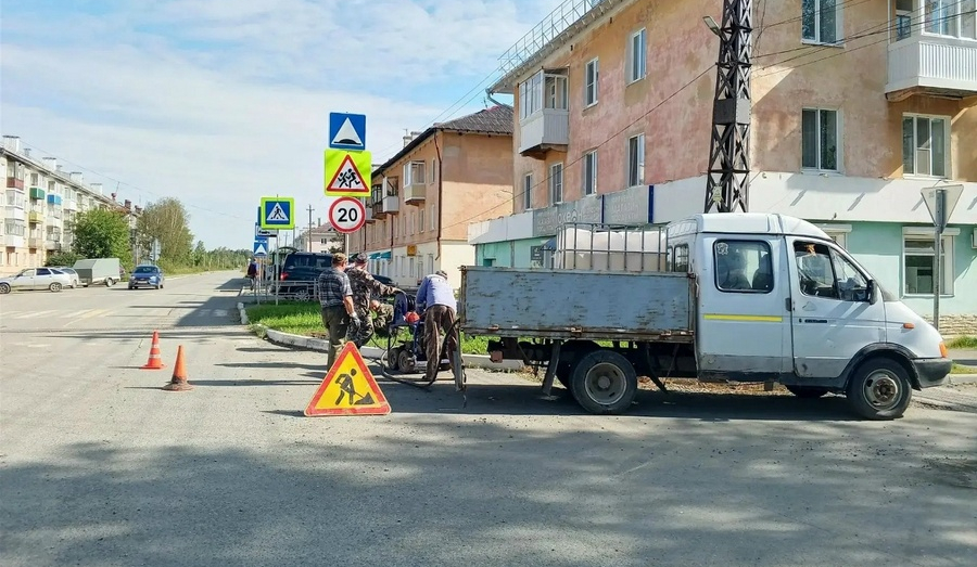 В Баранчинском обновили главный канализационный коллектор  