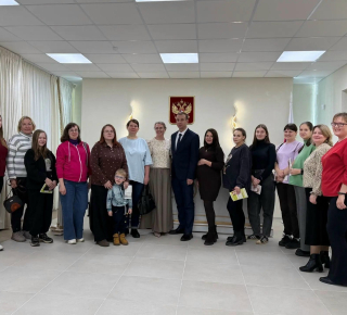 В городском отделе ЗАГС состоялась масштабная информационная встреча, посвящённая будущим мамам.