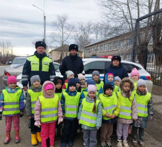  Профилактическое занятие с воспитанниками детского сада.