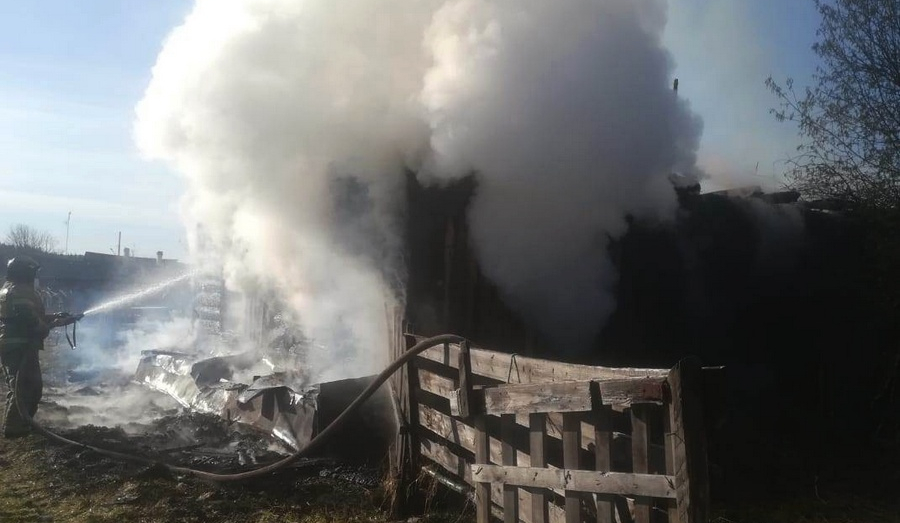 Пожар в деревне Кедровка, погиб человек