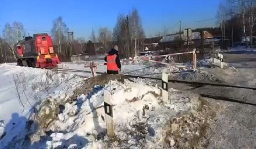 В Верхней Туре прокуратура разбирается с колейностью на ж/д переезде