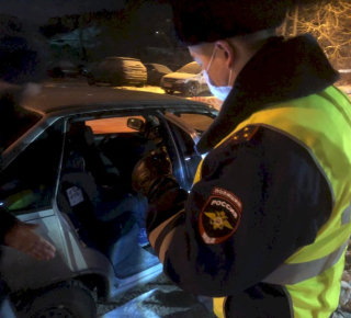 На взятках сотрудникам ГИБДД попались более 70 свердловчан