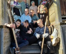 Студенты Баранчинского техникума оказали помощь пожилым людям 