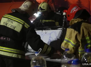 В Кушве загорелась пятиэтажка, из которой эвакуировали десятки жителей